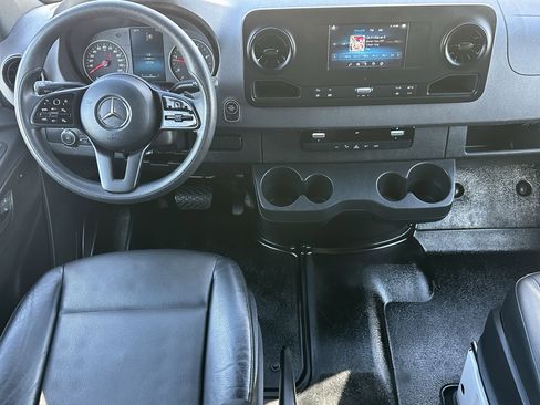 Used 2024 Mercedes-Benz Sprinter 2500 w/ Acoustic Package image 20