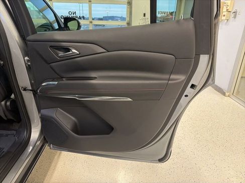 Used 2025 Chevrolet Traverse Z71 image 47
