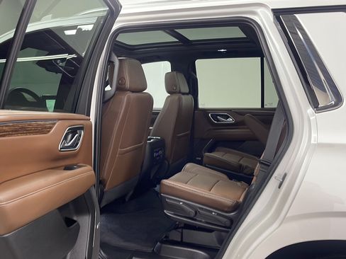 Used 2024 Chevrolet Tahoe High Country AWD/4WD image 16