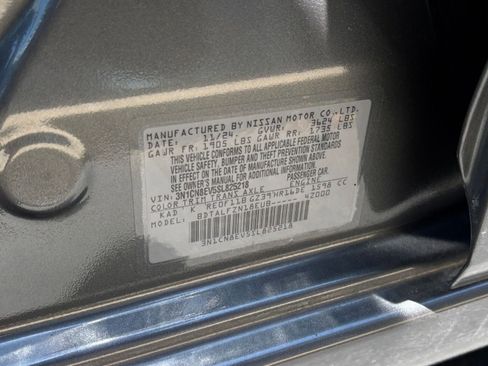 Used 2025 Nissan Versa SV FWD image 28