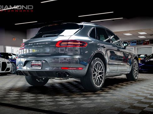 Used 2018 Porsche Macan Turbo image 4