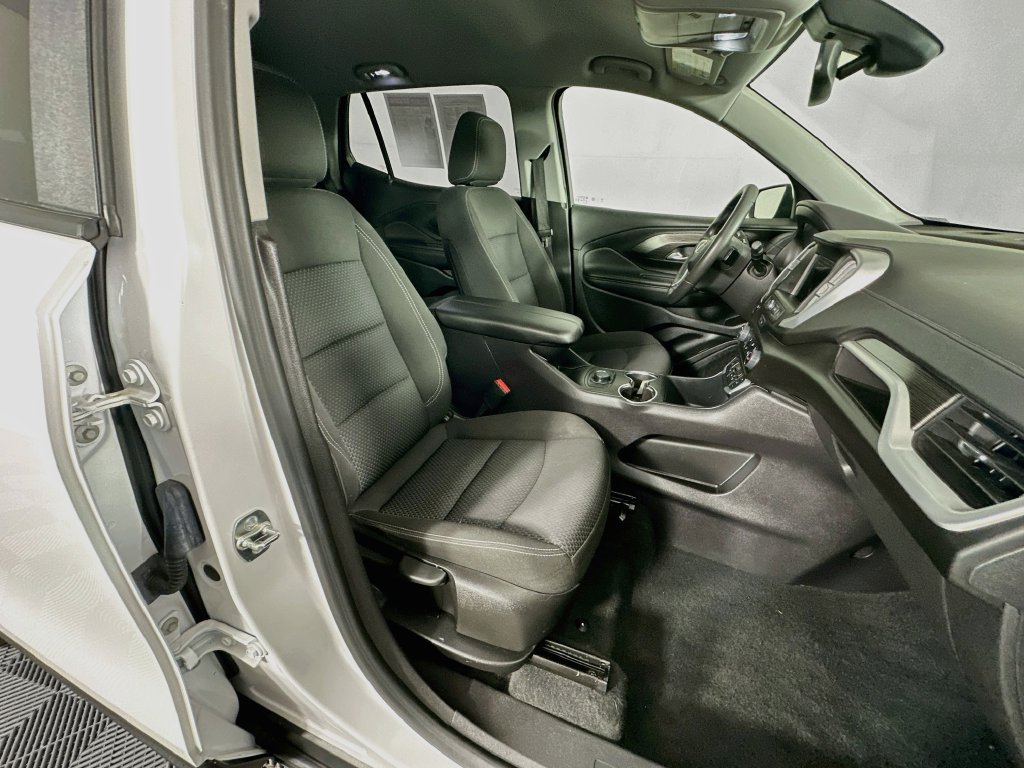 Used 2024 GMC Terrain SLE FWD image 34