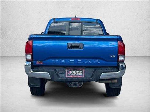 Used 2017 Toyota Tacoma SR5 AWD/4WD image 7