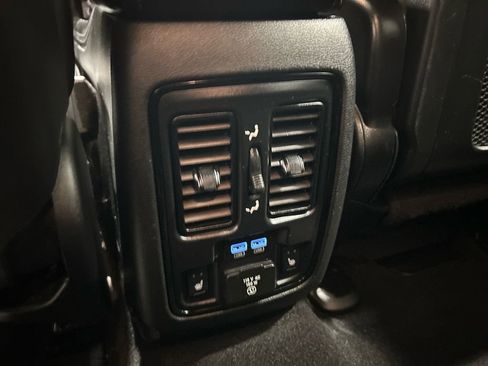 Used 2021 Dodge Durango GT image 32