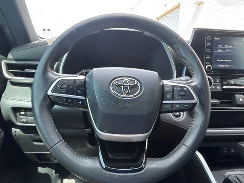 Used 2022 Toyota Highlander XSE FWD image 20