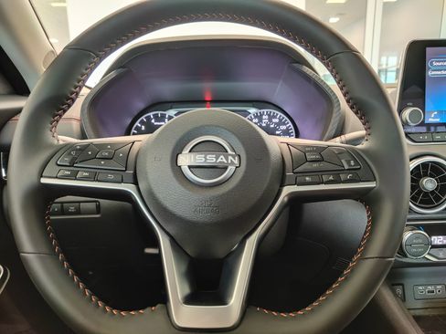 Used 2025 Nissan Sentra SR FWD image 22