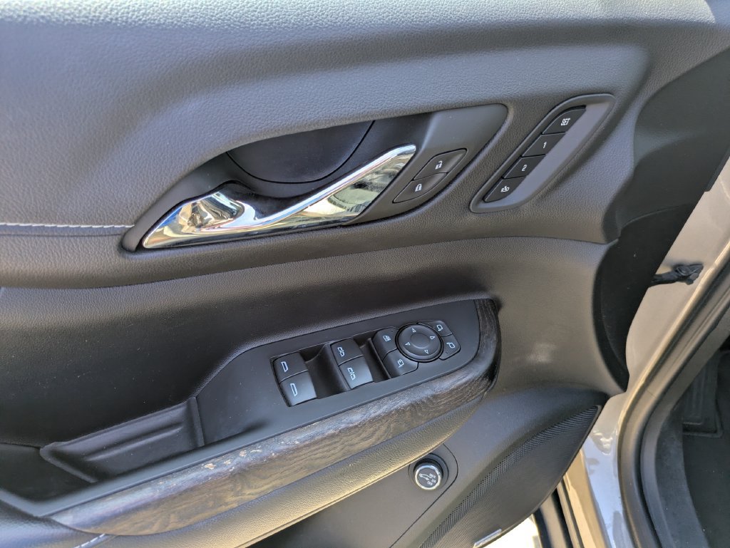 Used 2023 GMC Acadia Denali w/ Denali Ultimate Package FWD image 7