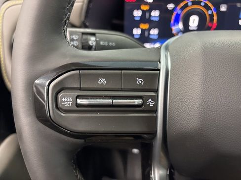 New 2026 Chevrolet Colorado ZR2 w/ Technology Package AWD/4WD image 39