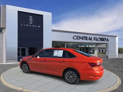 Used 2019 Volkswagen Jetta SEL image 6