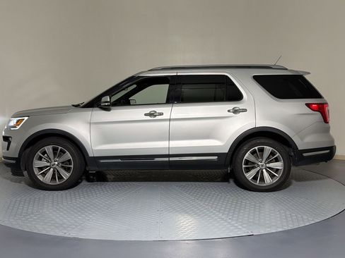Used 2018 Ford Explorer Limited FWD image 2