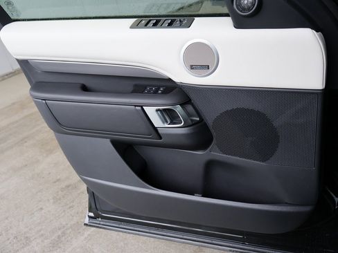 New 2025 Land Rover Discovery Metropolitan Edition image 78