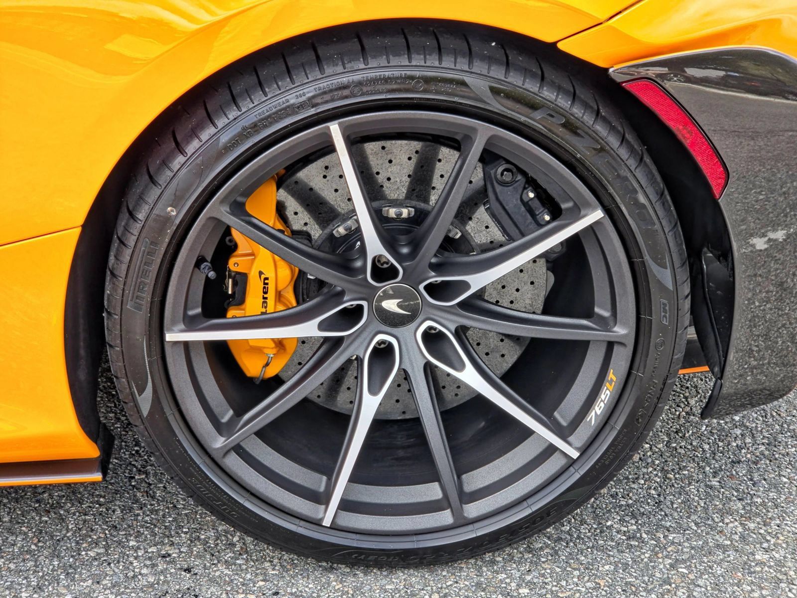 Used 2022 McLaren 765LT RWD image 14