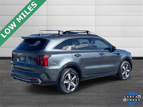 Used 2022 Kia Sorento EX w/ Panoramic Sunroof Package image 3