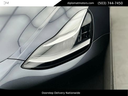 Used 2022 Tesla Model Y Long Range image 9
