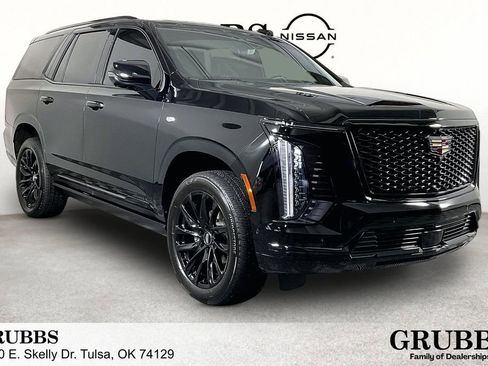 Used 2025 Cadillac Escalade Sport AWD/4WD image 1