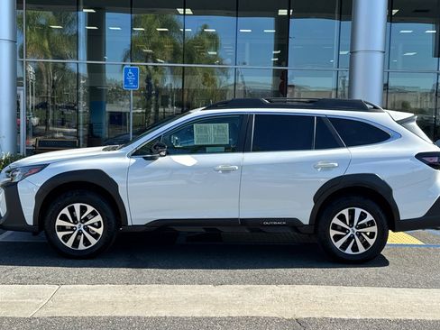 Certified 2025 Subaru Outback Premium AWD/4WD image 7