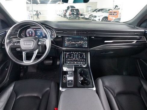 Used 2020 Audi Q8 Premium Plus w/ Premium Plus Package AWD/4WD image 7