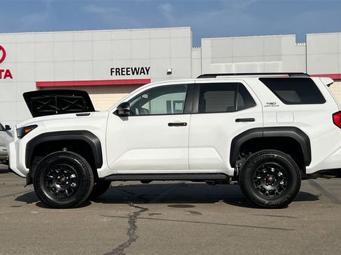 Certified 2025 Toyota 4Runner TRD Off-Road Premium image 9