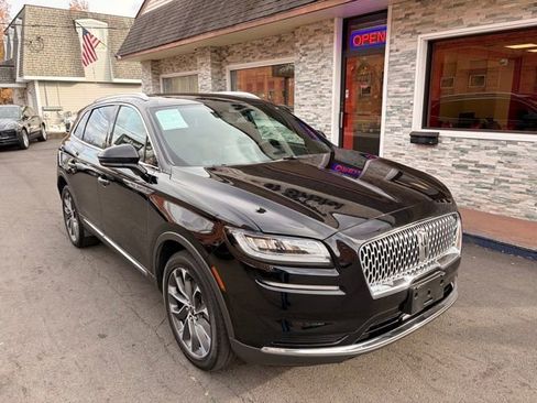 Used 2021 Lincoln Nautilus Reserve w/ Cargo Utility Package AWD/4WD image 3
