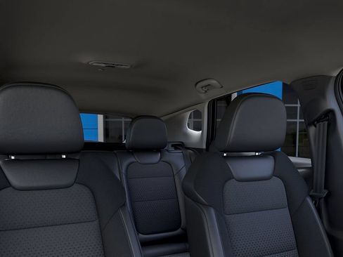 New 2026 Chevrolet Trax LT w/ LT Convenience Package FWD image 24