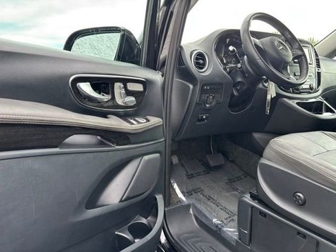 Used 2019 Mercedes-Benz Metris Passenger image 15
