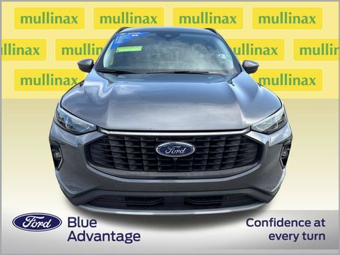 Used 2023 Ford Escape Platinum AWD/4WD image 11