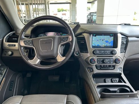 Used 2020 GMC Yukon XL Denali w/ Denali Ultimate Package RWD image 17