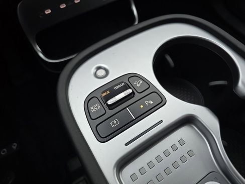 Certified 2026 Hyundai Ioniq 9 Limited image 18