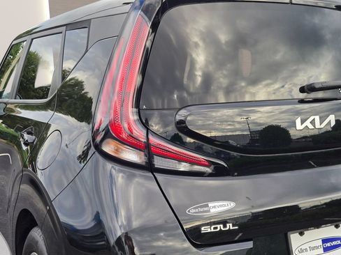 Used 2024 Kia Soul LX w/ Option Group 015 FWD image 9