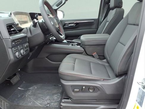 New 2026 Chevrolet Suburban RST w/ RST Capability Package AWD/4WD image 18