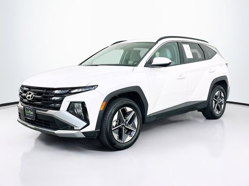 Used 2025 Hyundai Tucson SEL AWD/4WD image 3