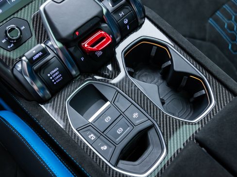 Used 2024 Lamborghini Urus Performante image 90