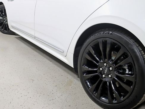 Used 2020 Lincoln Continental Reserve image 13