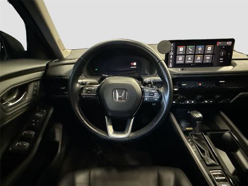 Used 2024 Honda Accord Touring image 11