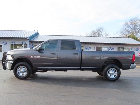 Used 2018 RAM 2500 Tradesman w/ Chrome Appearance Group image 3