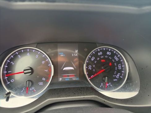 Used 2019 Toyota RAV4 LE image 19