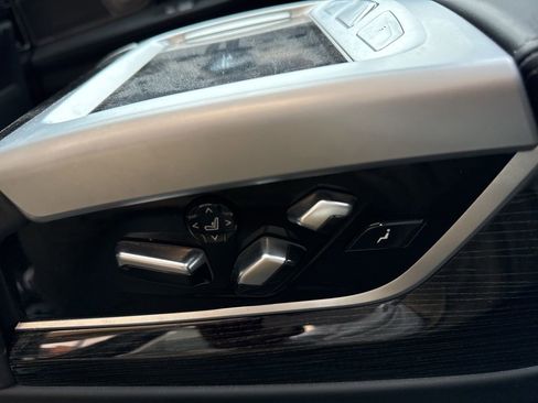 Used 2019 BMW 750i w/ Luxury Rear Seating Package image 20