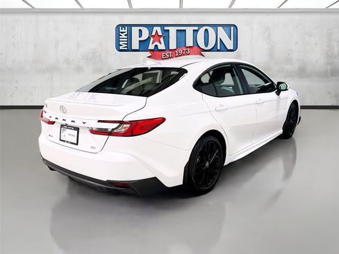 Used 2026 Toyota Camry SE FWD image 7