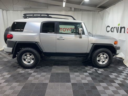 Used 2008 Toyota FJ Cruiser Base image 10