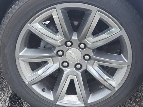 Used 2017 Chevrolet Suburban Premier AWD/4WD image 9