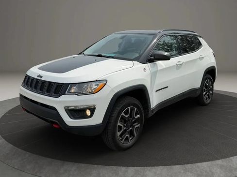 Used 2019 Jeep Compass Trailhawk AWD/4WD image 2