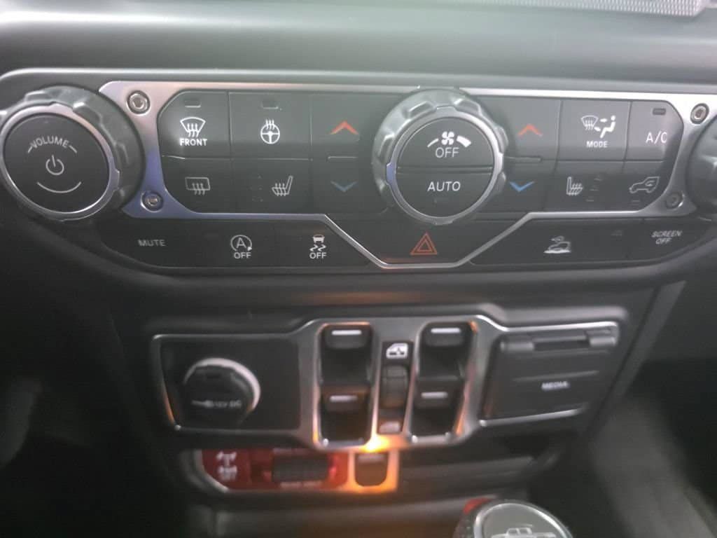 Used 2023 Jeep Gladiator Mojave w/ Cold Weather Group AWD/4WD image 28