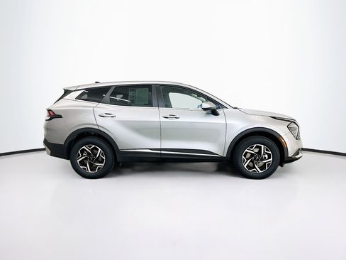Used 2025 Kia Sportage LX image 10
