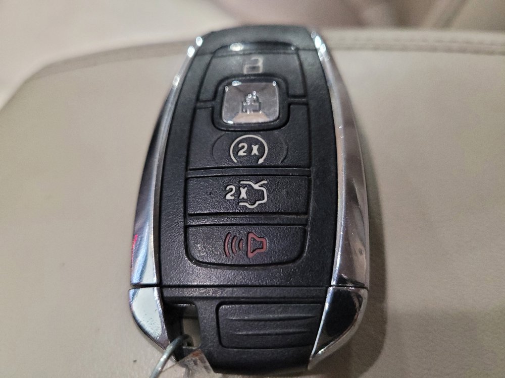 Used 2018 Lincoln MKC Select w/ Select Plus Package FWD image 32