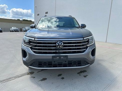 Used 2024 Volkswagen Atlas SE FWD image 2