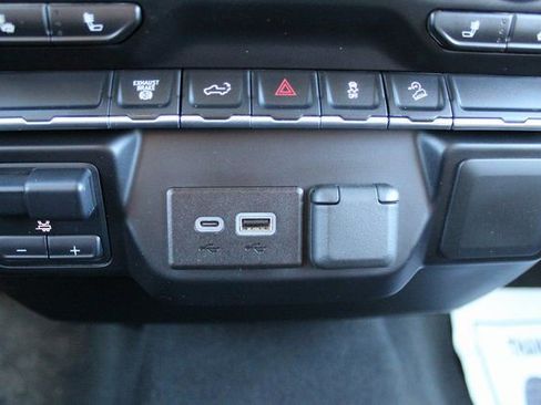 Used 2022 Chevrolet Silverado 2500 LT w/ Convenience Package image 15