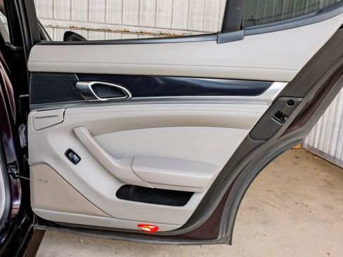 Used 2011 Porsche Panamera 4 AWD/4WD image 47