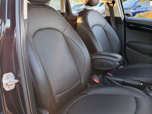 Used 2017 MINI Cooper 4-Door Hardtop image 12