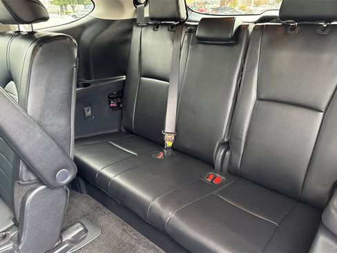 Certified 2025 Toyota Highlander XLE image 14