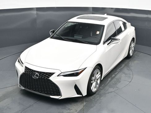 Used 2023 Lexus IS 300 w/ Comfort Package RWD image 17